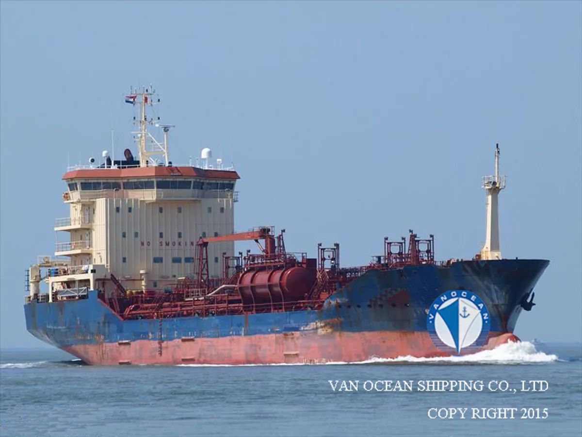 Oil/Chemical tanker for sale