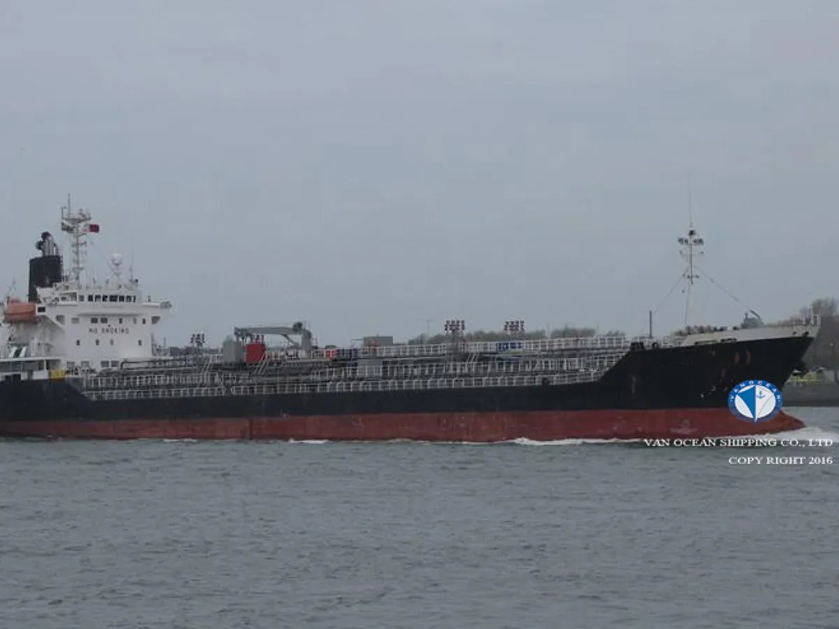 Oil/Chemical tanker for sale