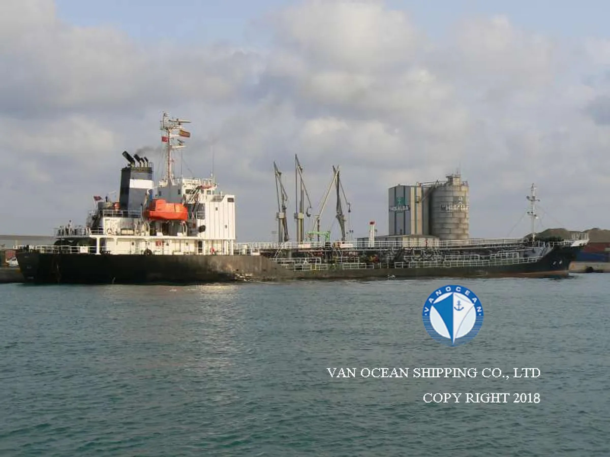 Oil/Chemical tanker for sale