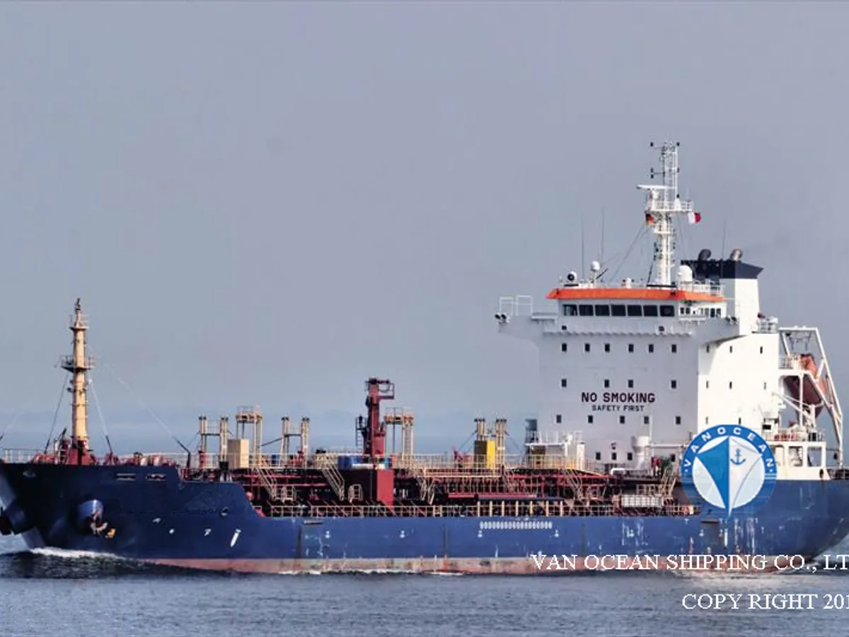 Oil/Chemical tanker for sale