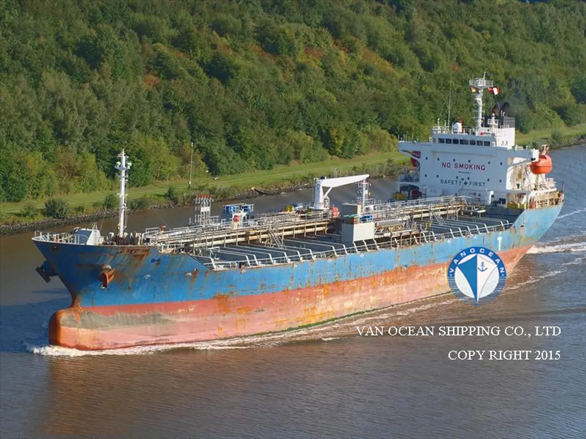 Oil/Chemical tanker for sale