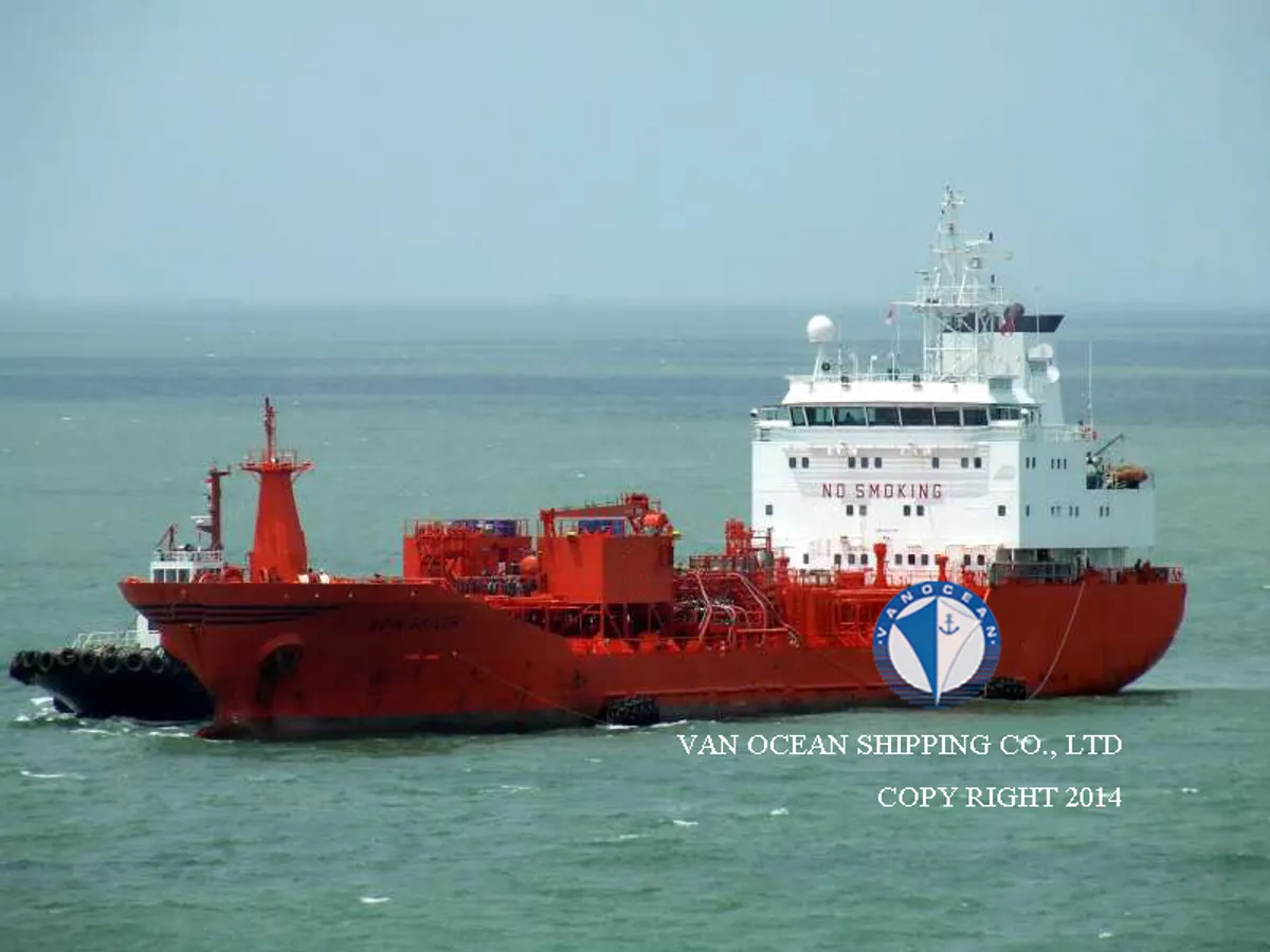 Oil/Chemical tanker for sale