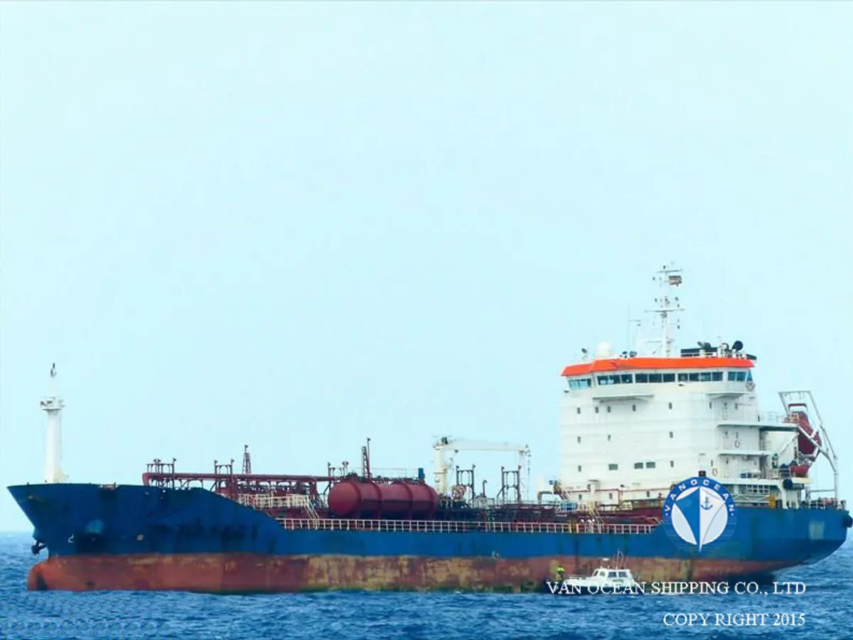 Oil/Chemical tanker for sale