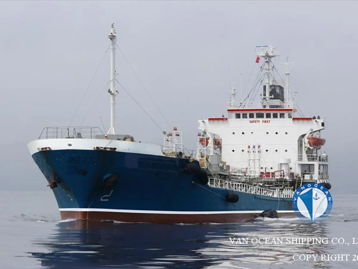 Oil/Chemical tanker for sale