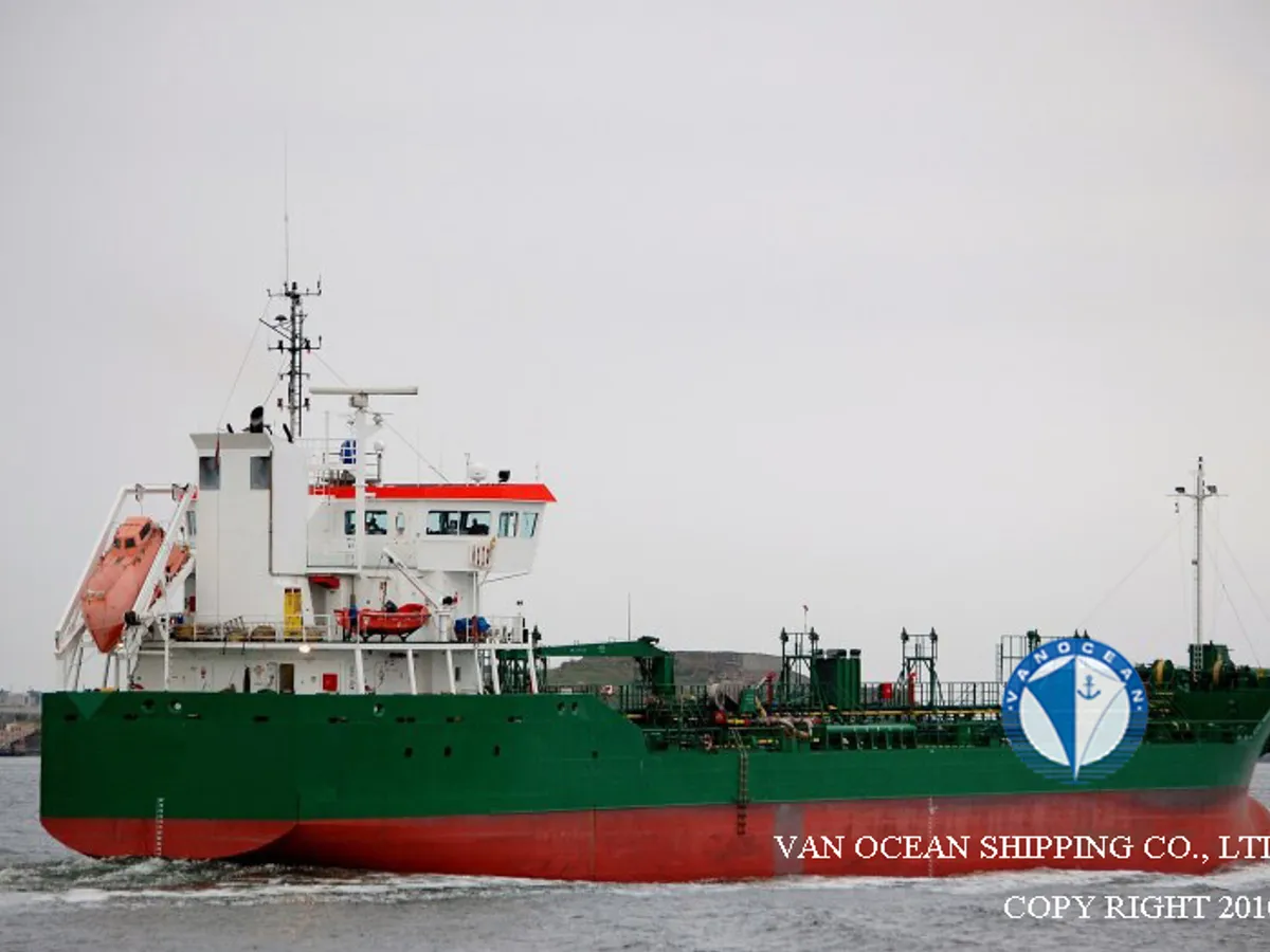 Oil/Chemical tanker for sale