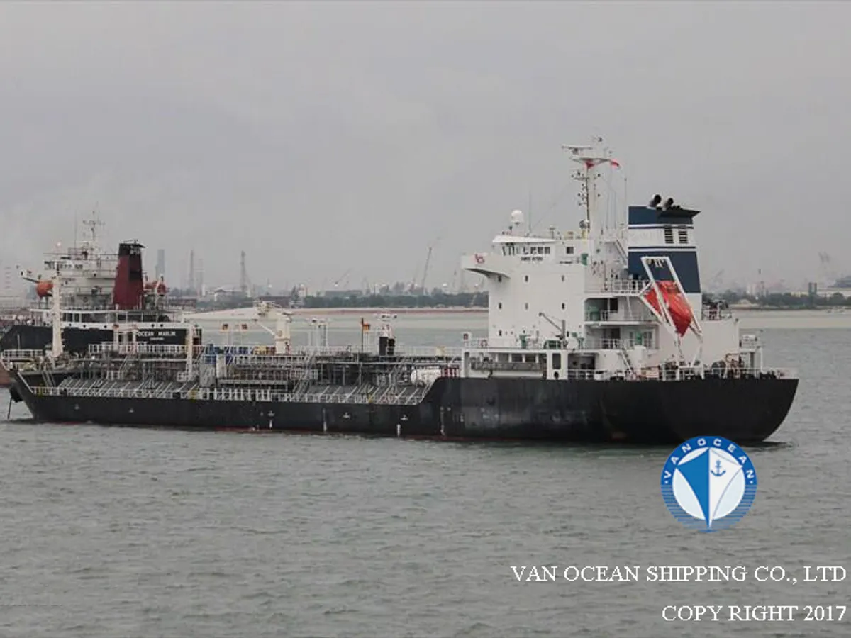 Oil/Chemical tanker for sale