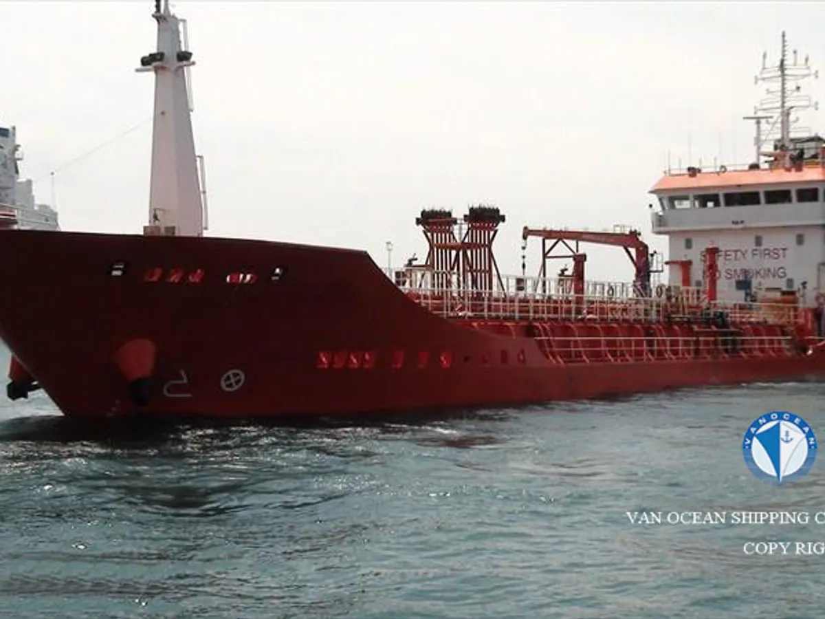 Oil/Chemical tanker for sale