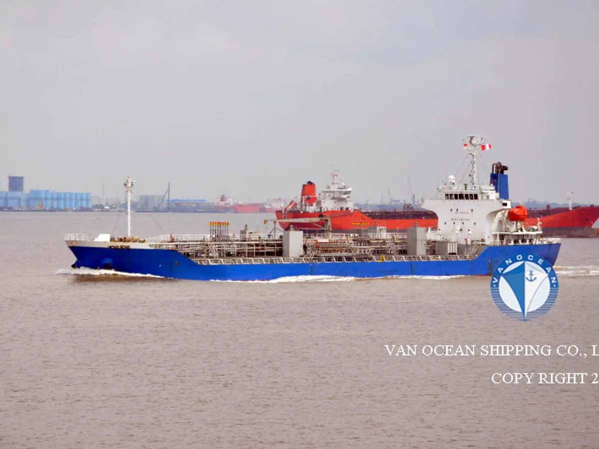 Oil/Chemical tanker for sale