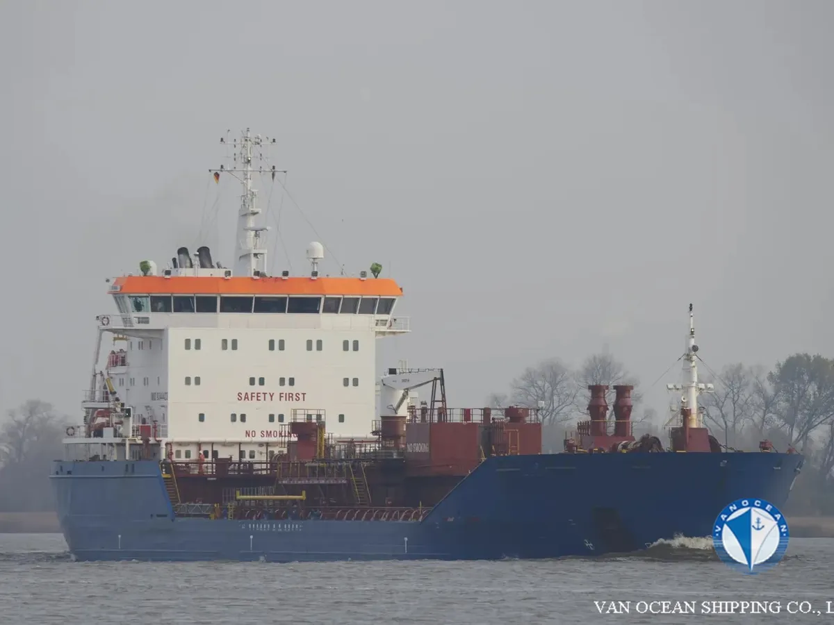 Oil/Chemical tanker for sale