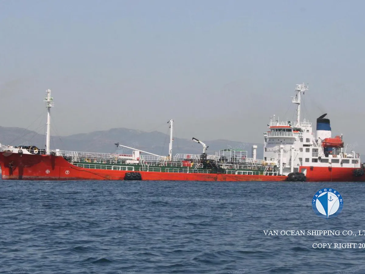 Oil/Chemical tanker for sale