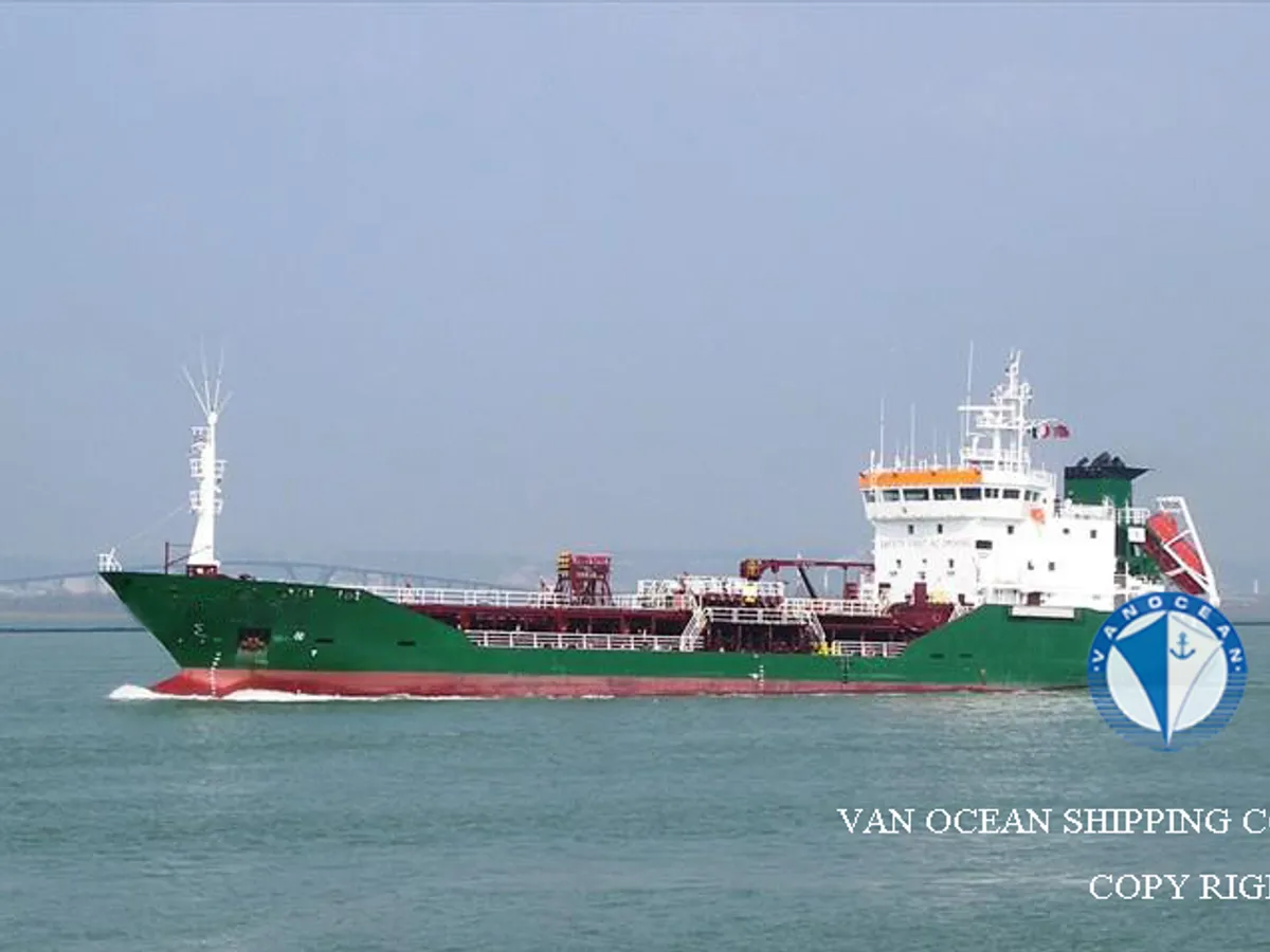 Oil/Chemical tanker for sale