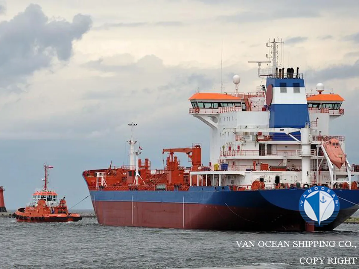 Oil/Chemical tanker for sale