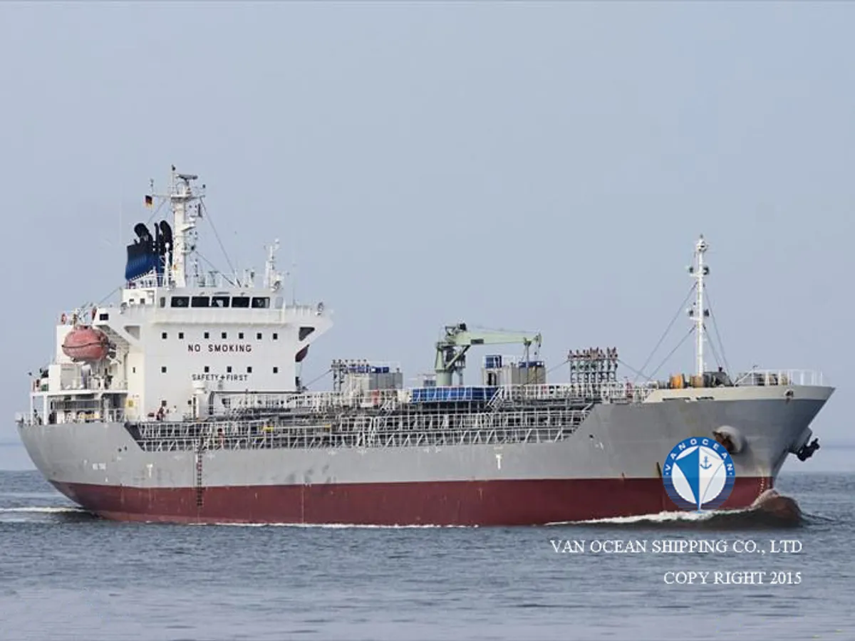 Oil/Chemical tanker for sale
