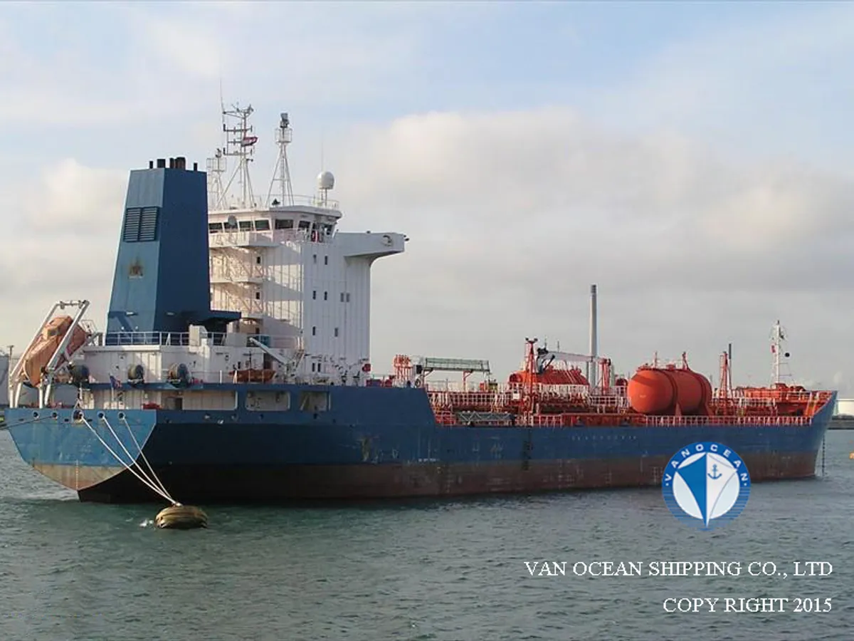 Oil/Chemical tanker for sale
