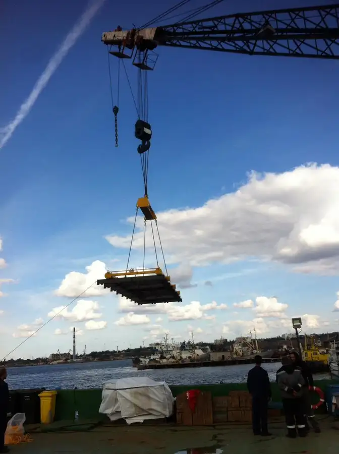 Crane vessel for sale