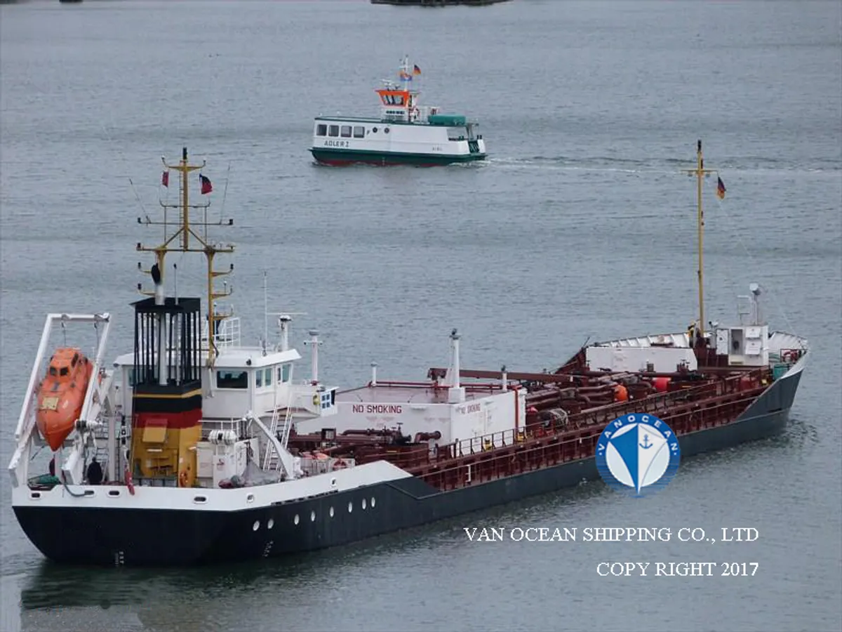 Oil/Chemical tanker for sale