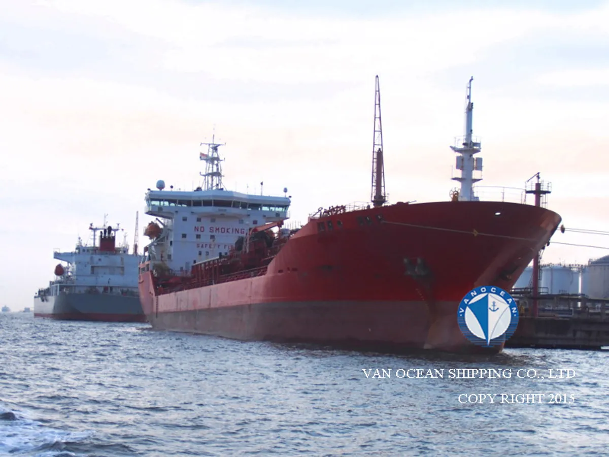Oil/Chemical tanker for sale