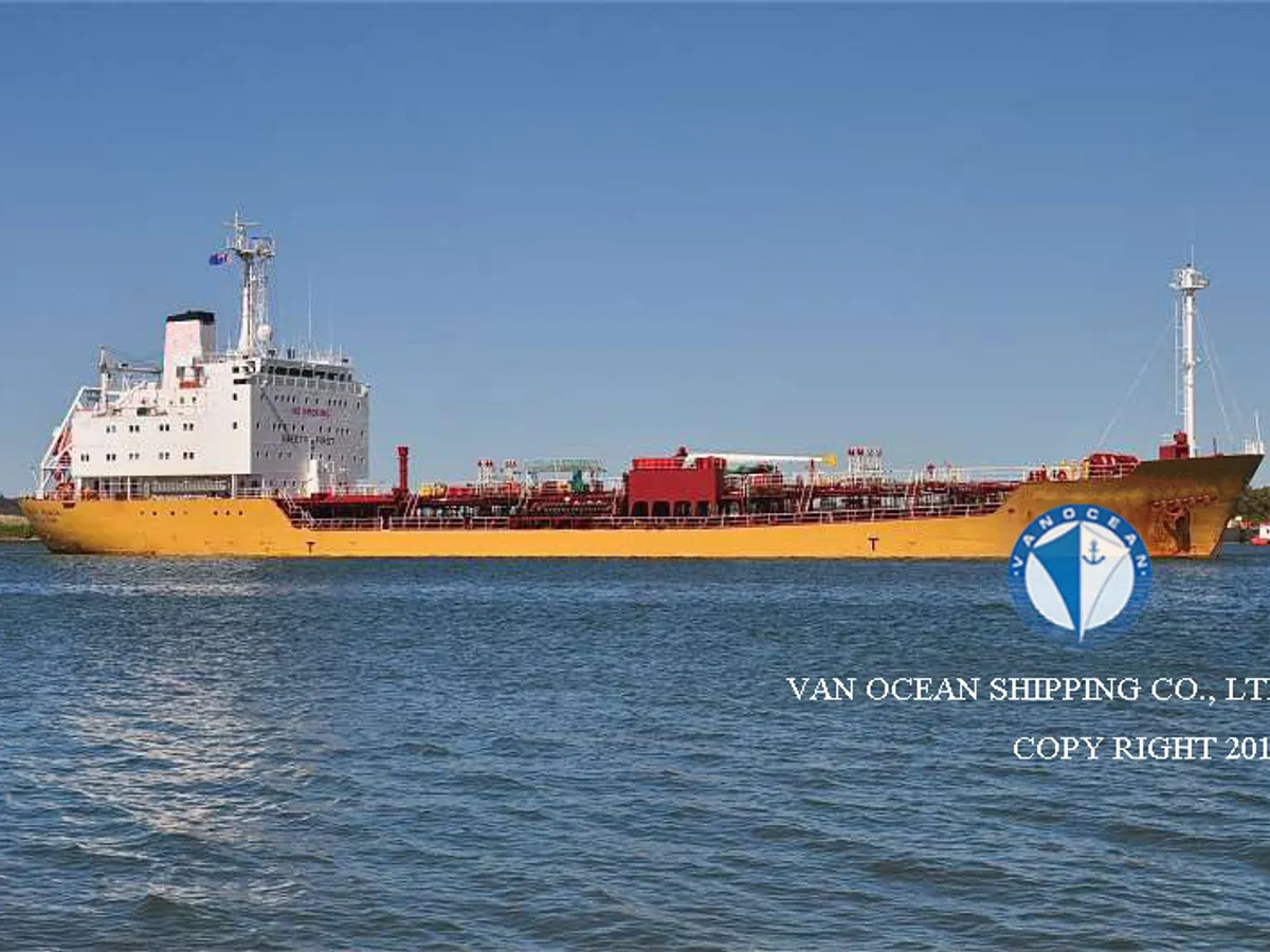 Oil/Chemical tanker for sale