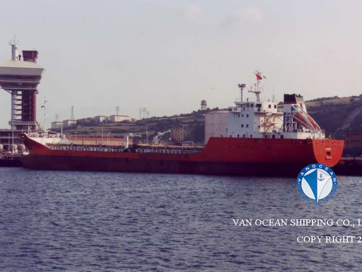 Oil/Chemical tanker for sale