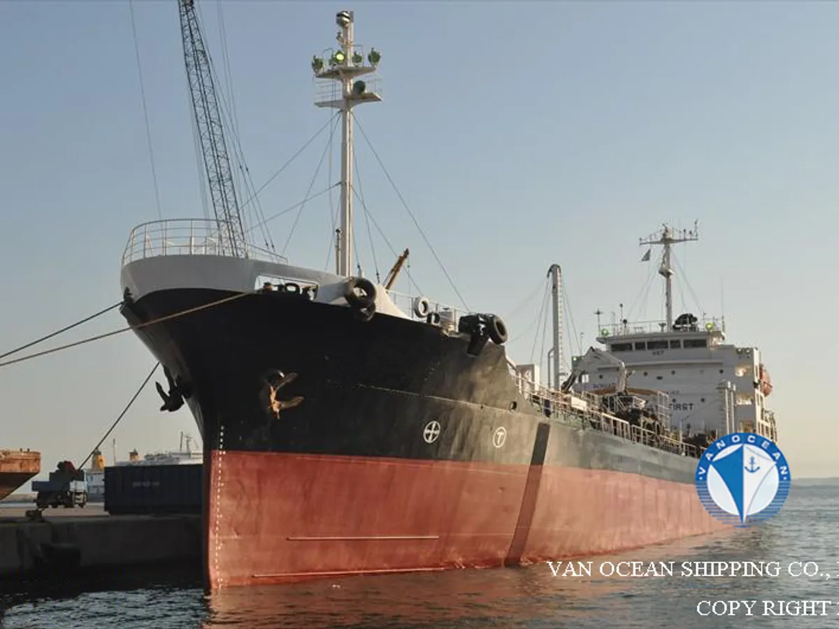 Oil/Chemical tanker for sale