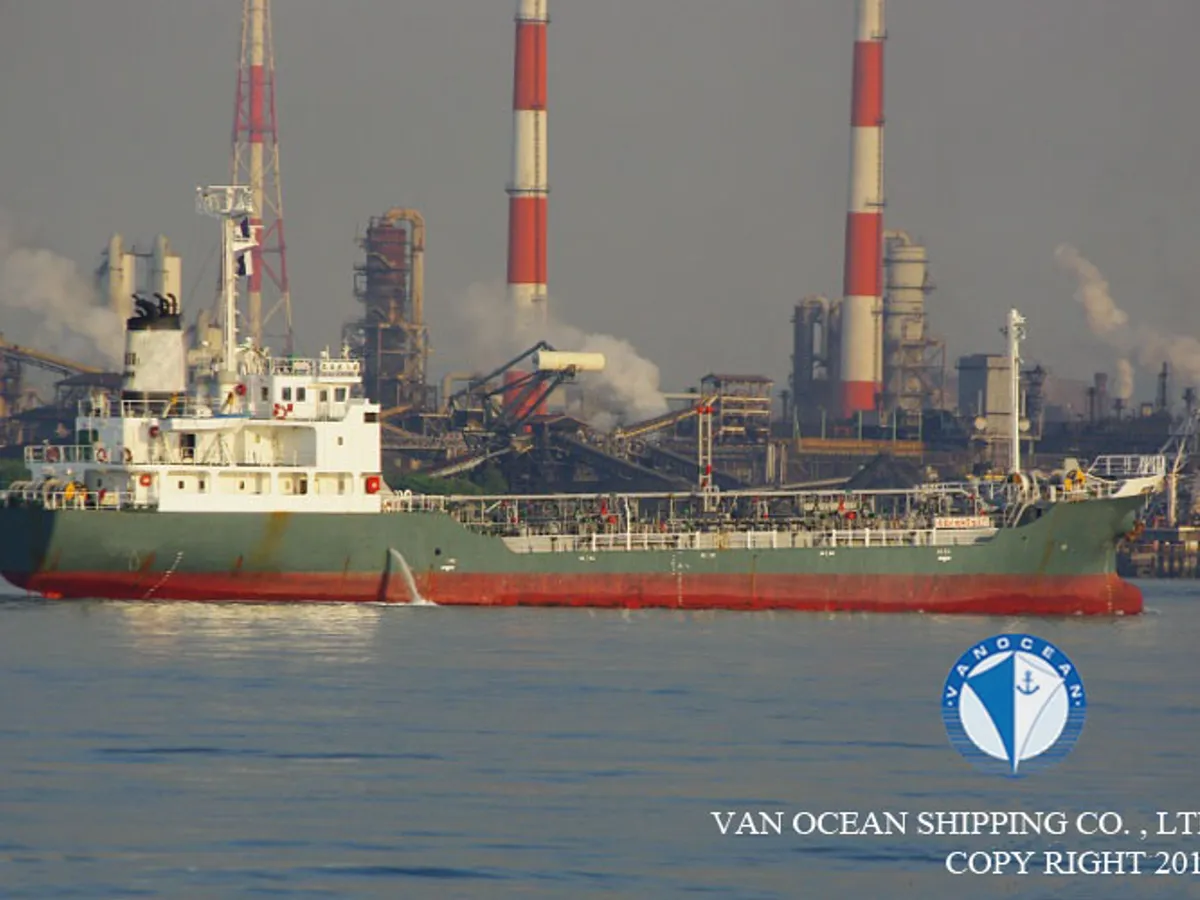 Oil/Chemical tanker for sale