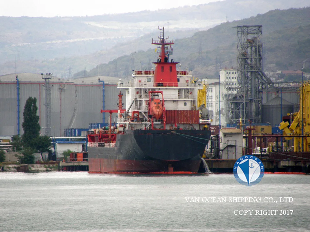 Oil/Chemical tanker for sale