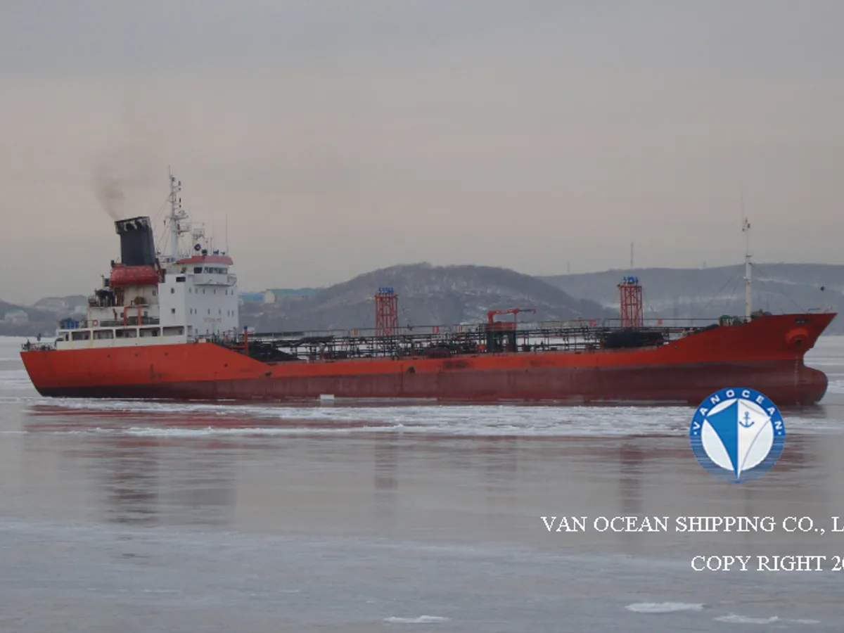 Oil/Chemical tanker for sale