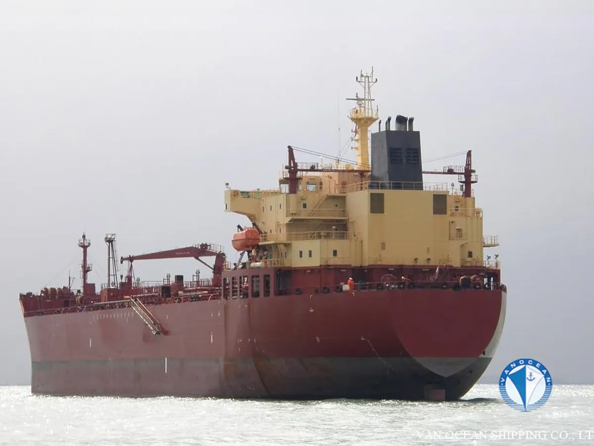 Oil/Chemical tanker for sale