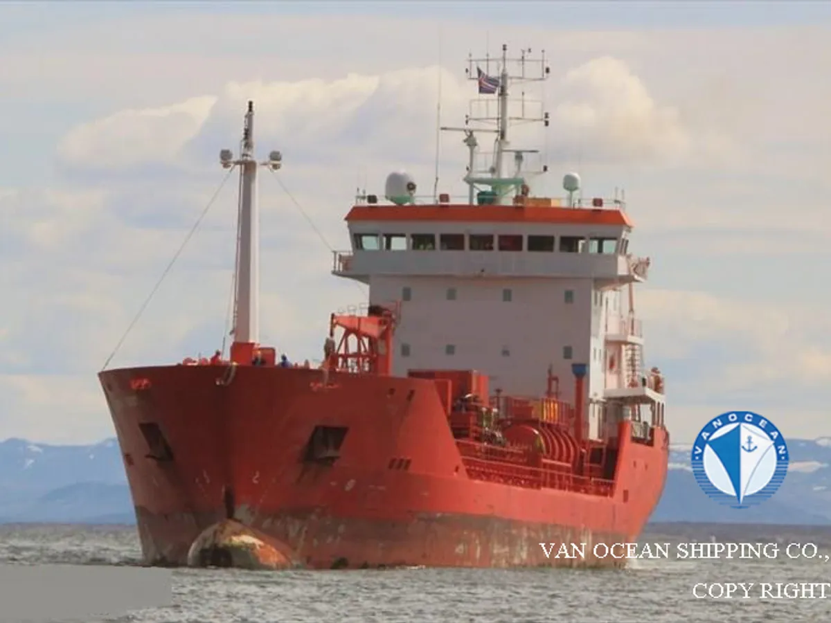 Oil/Chemical tanker for sale