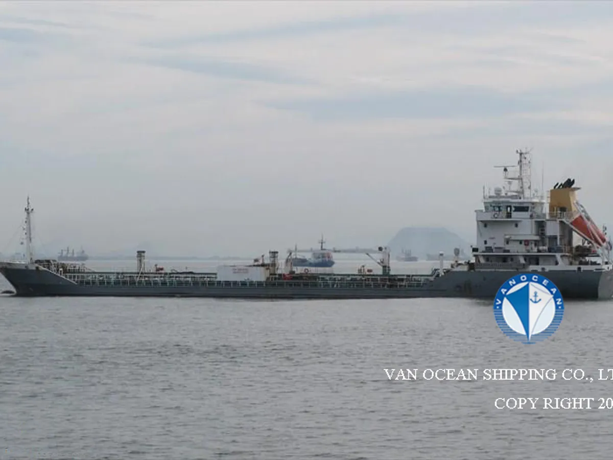 Oil/Chemical tanker for sale
