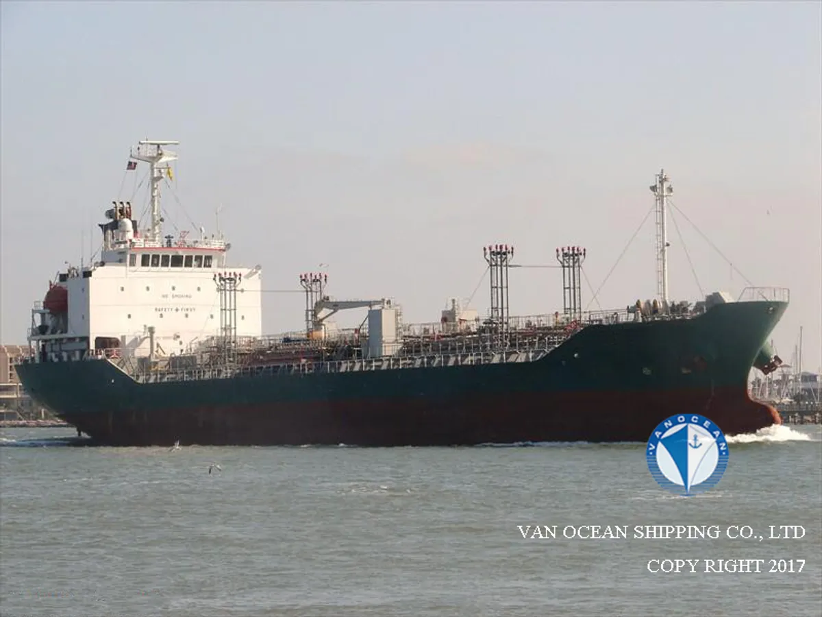 Oil/Chemical tanker for sale