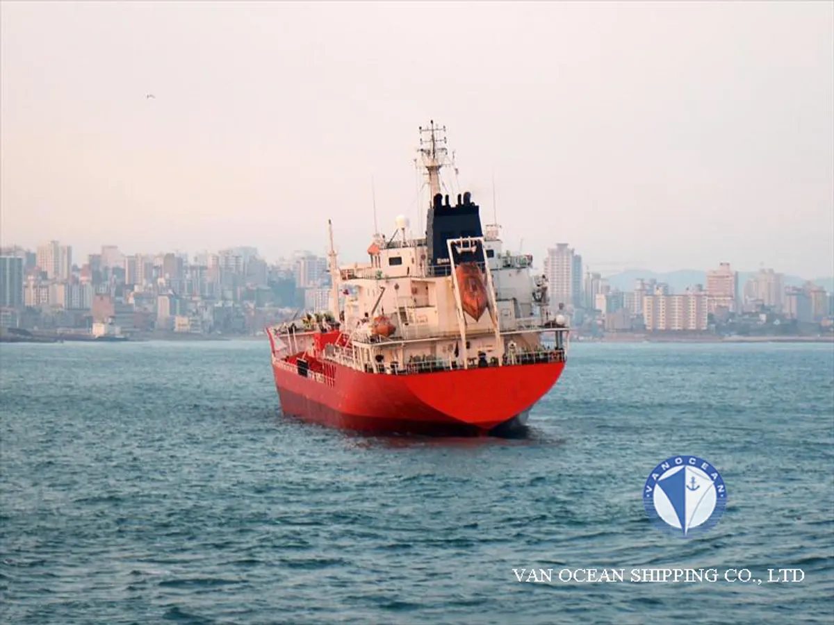 Oil/Chemical tanker for sale