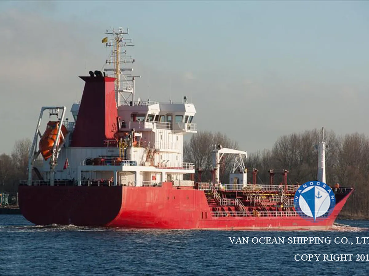 Oil/Chemical tanker for sale