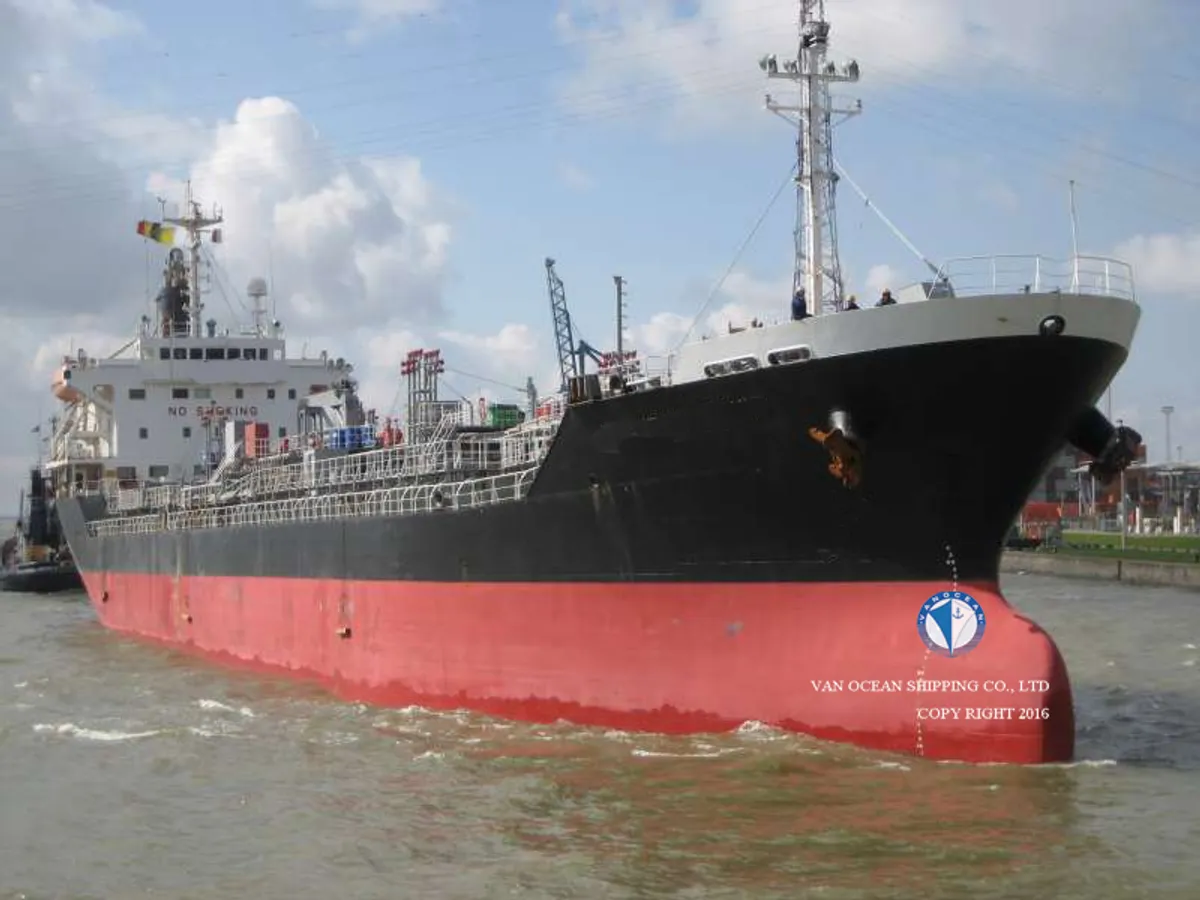Oil/Chemical tanker for sale