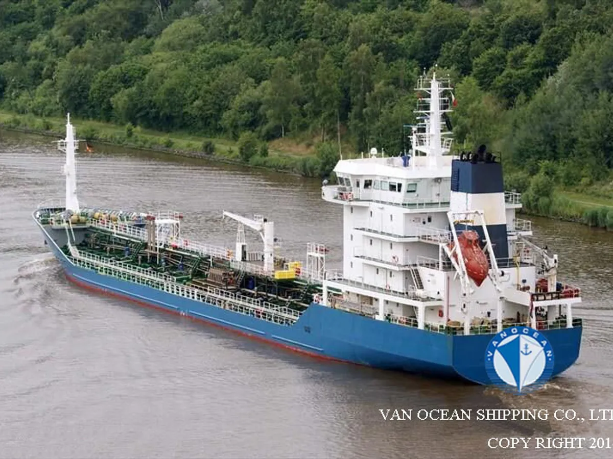 Oil/Chemical tanker for sale