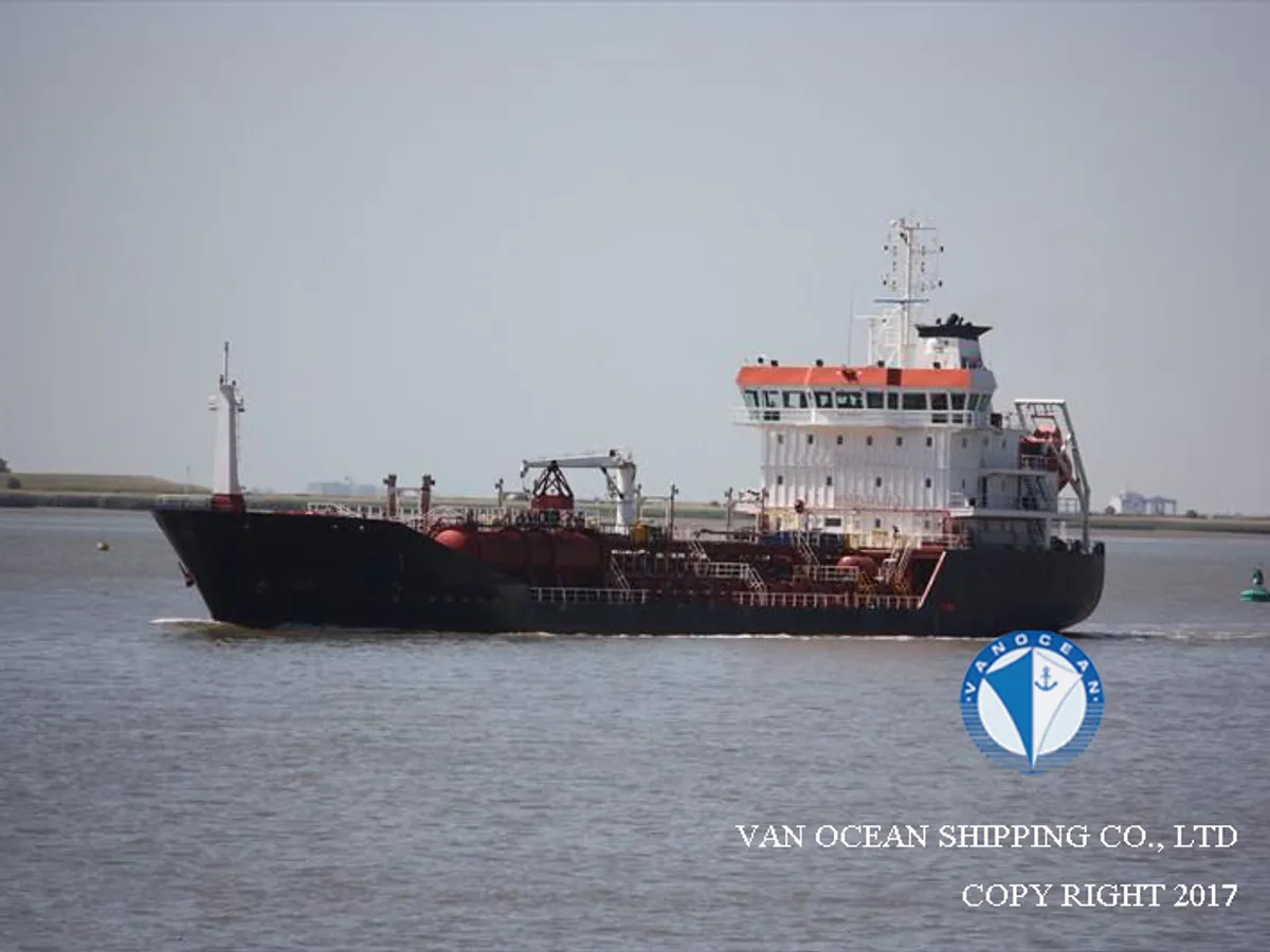 Oil/Chemical tanker for sale