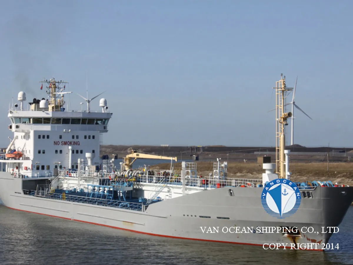 Oil/Chemical tanker for sale