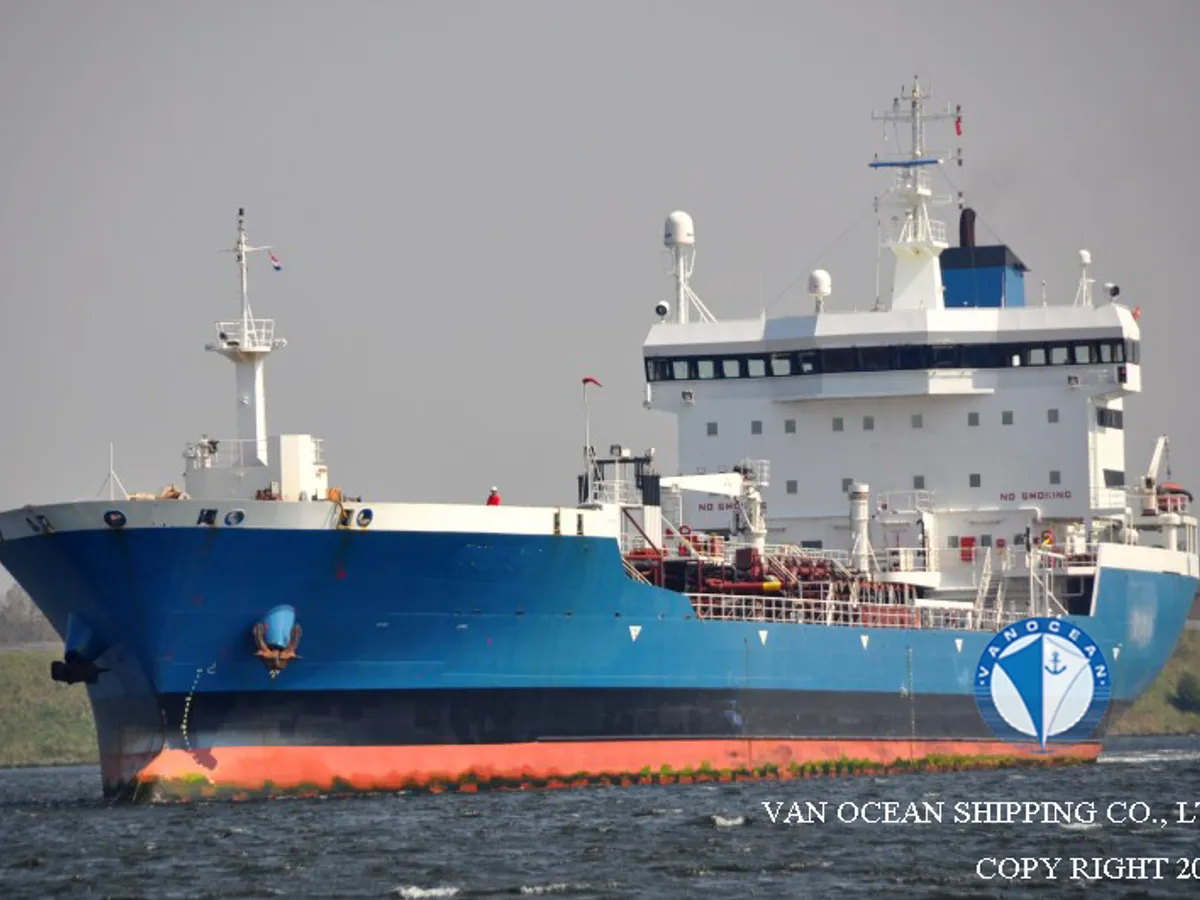 Oil/Chemical tanker for sale