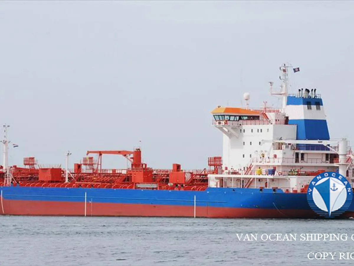 Oil/Chemical tanker for sale