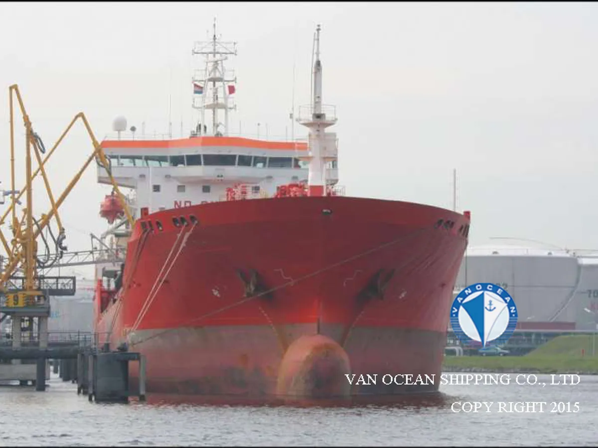 Oil/Chemical tanker for sale