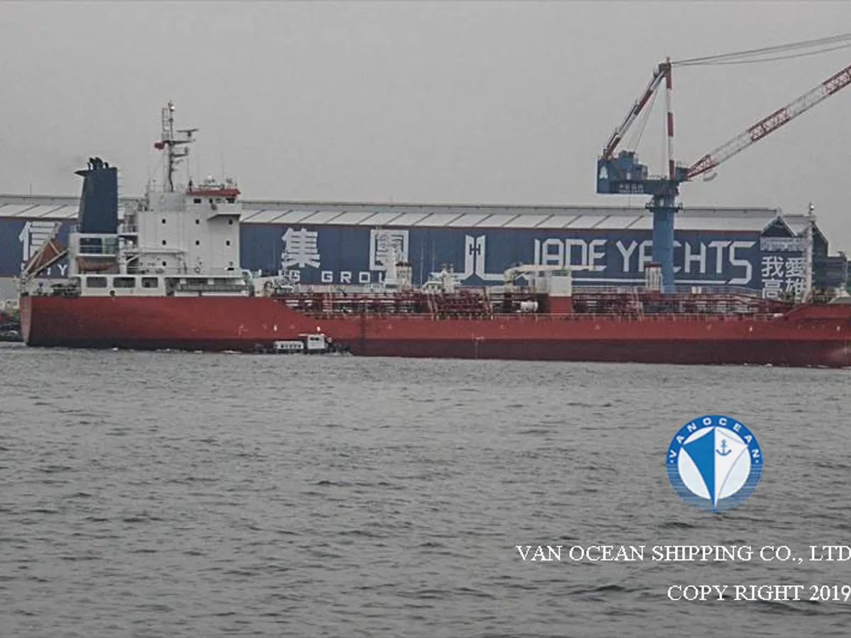 Oil/Chemical tanker for sale