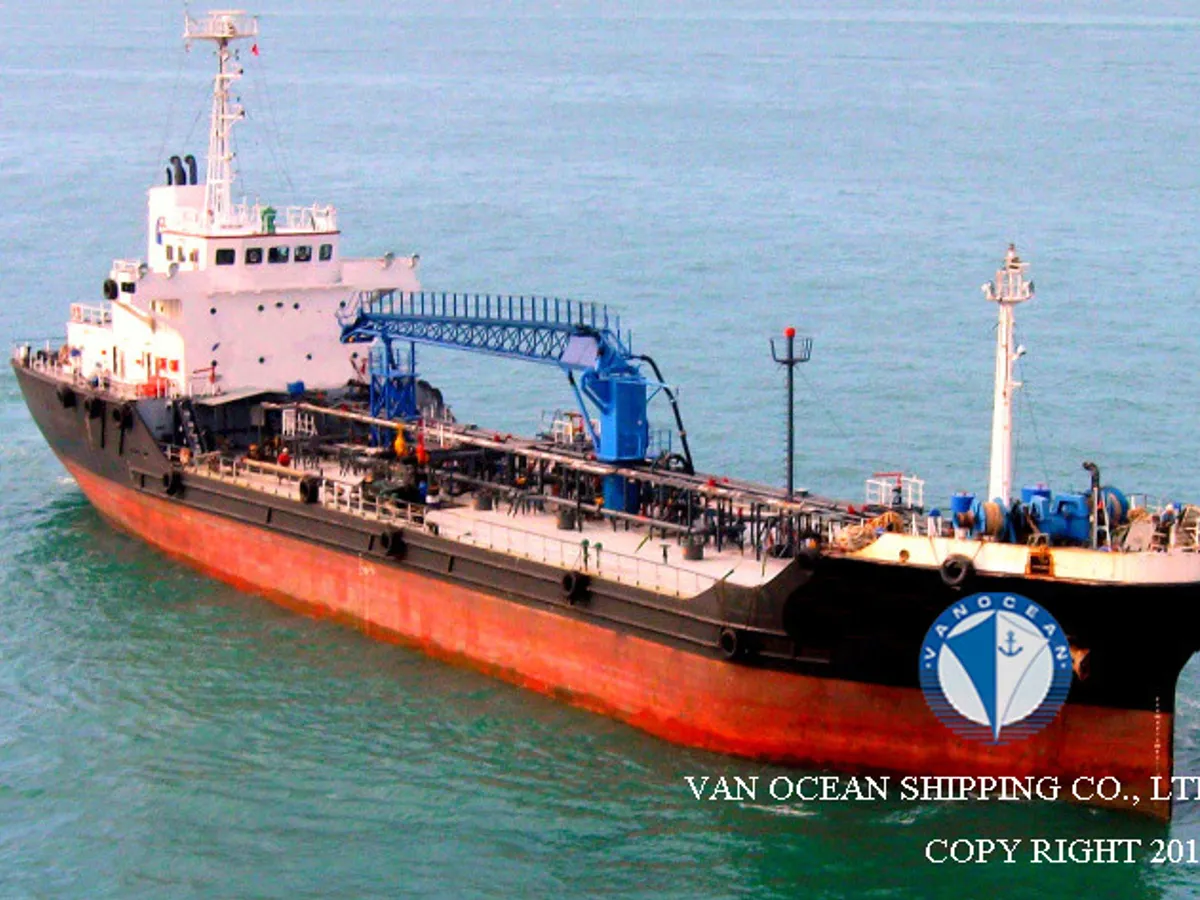Oil/Chemical tanker for sale