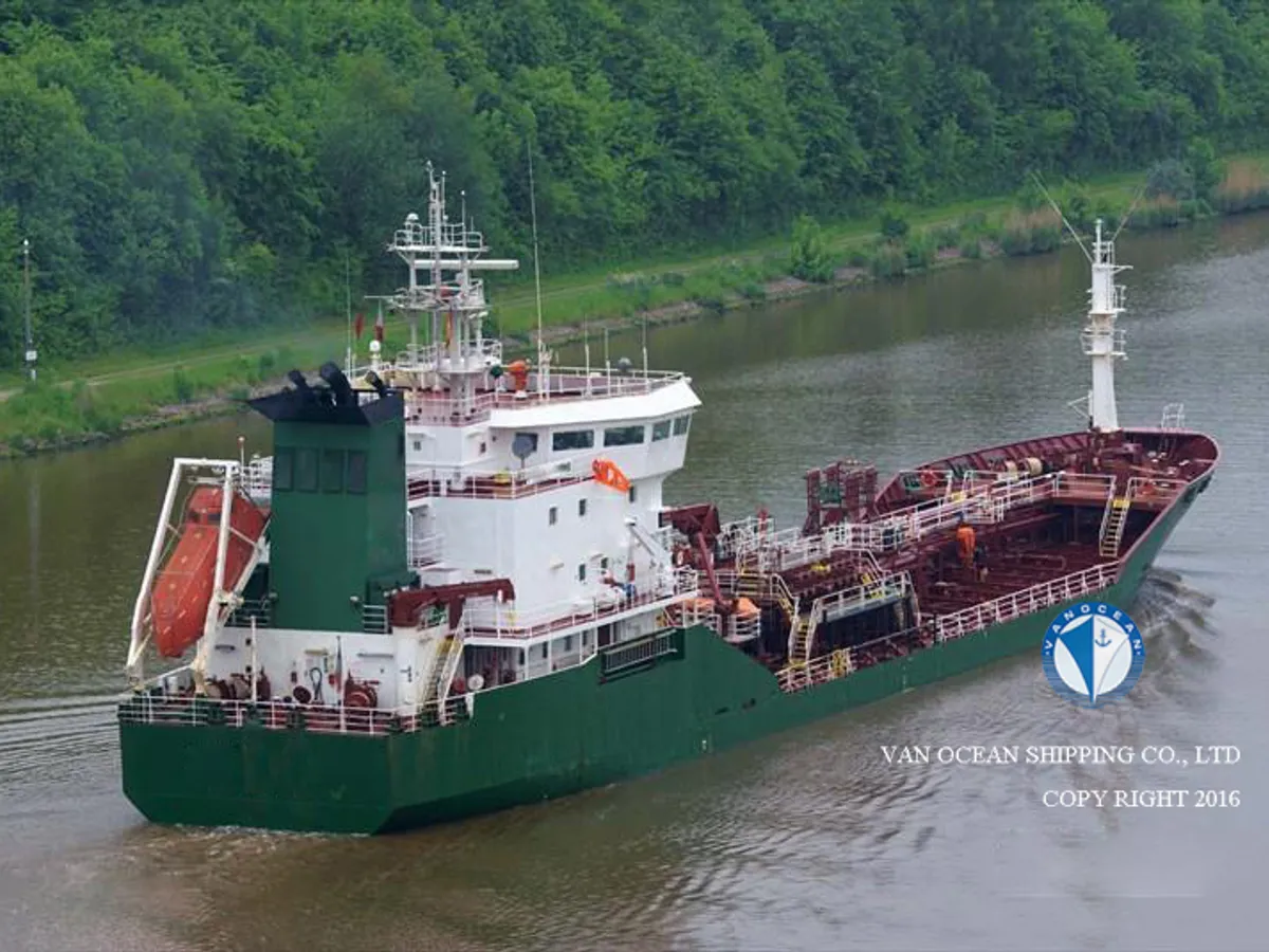 Oil/Chemical tanker for sale