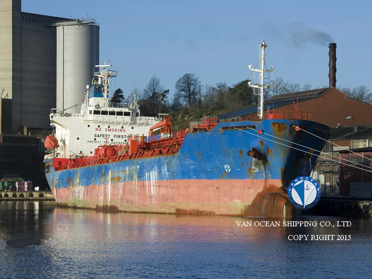 Oil/Chemical tanker for sale