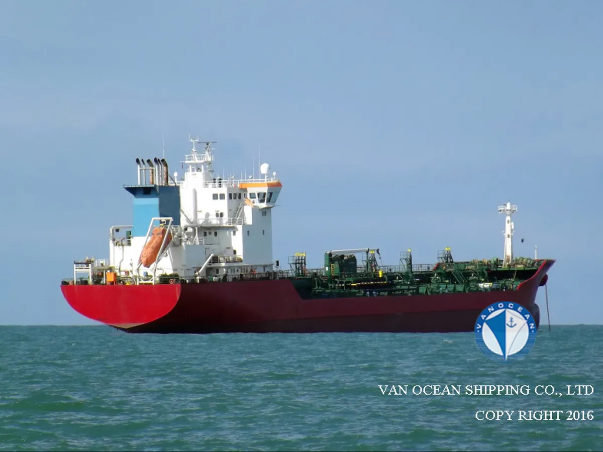 Oil/Chemical tanker for sale