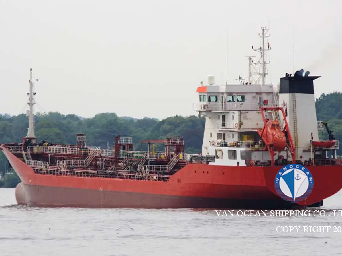 Oil/Chemical tanker for sale