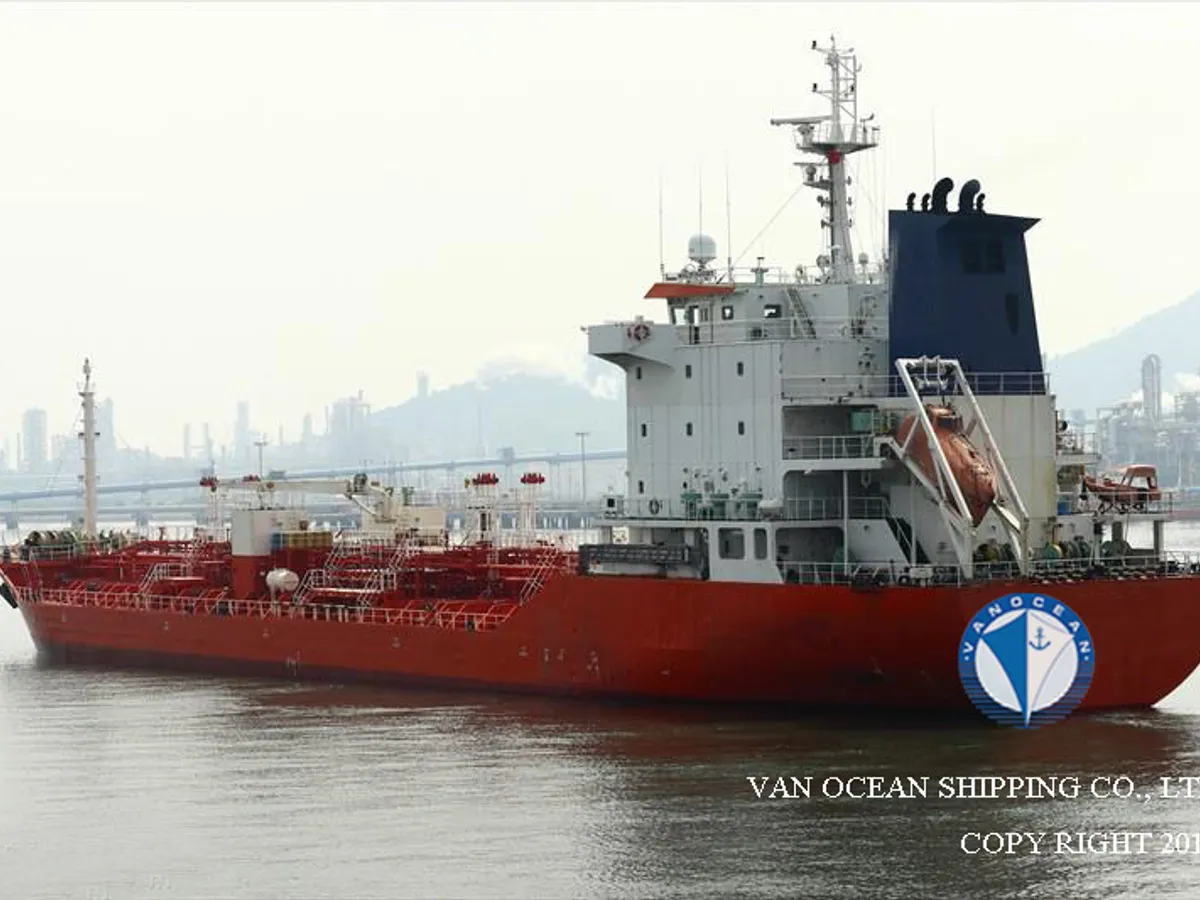 Oil/Chemical tanker for sale
