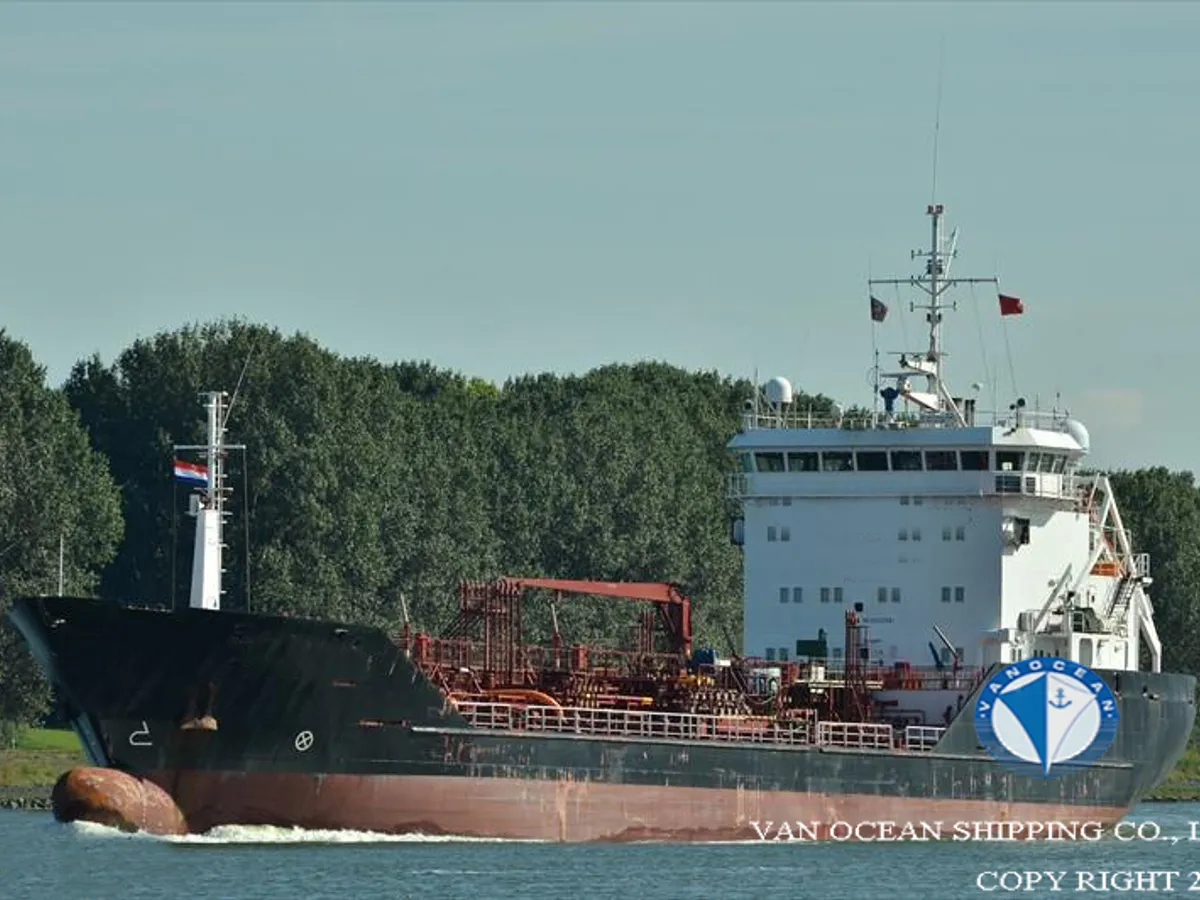 Oil/Chemical tanker for sale