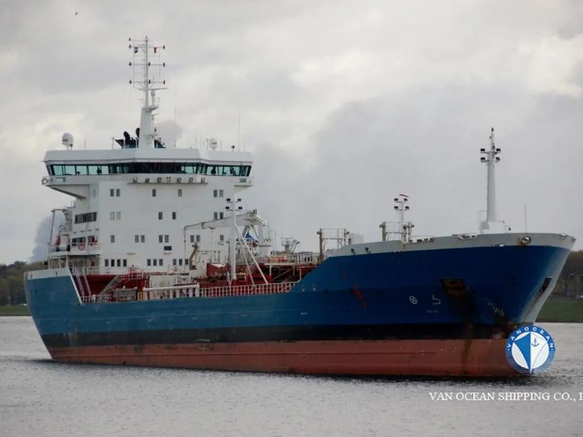 Oil/Chemical tanker for sale