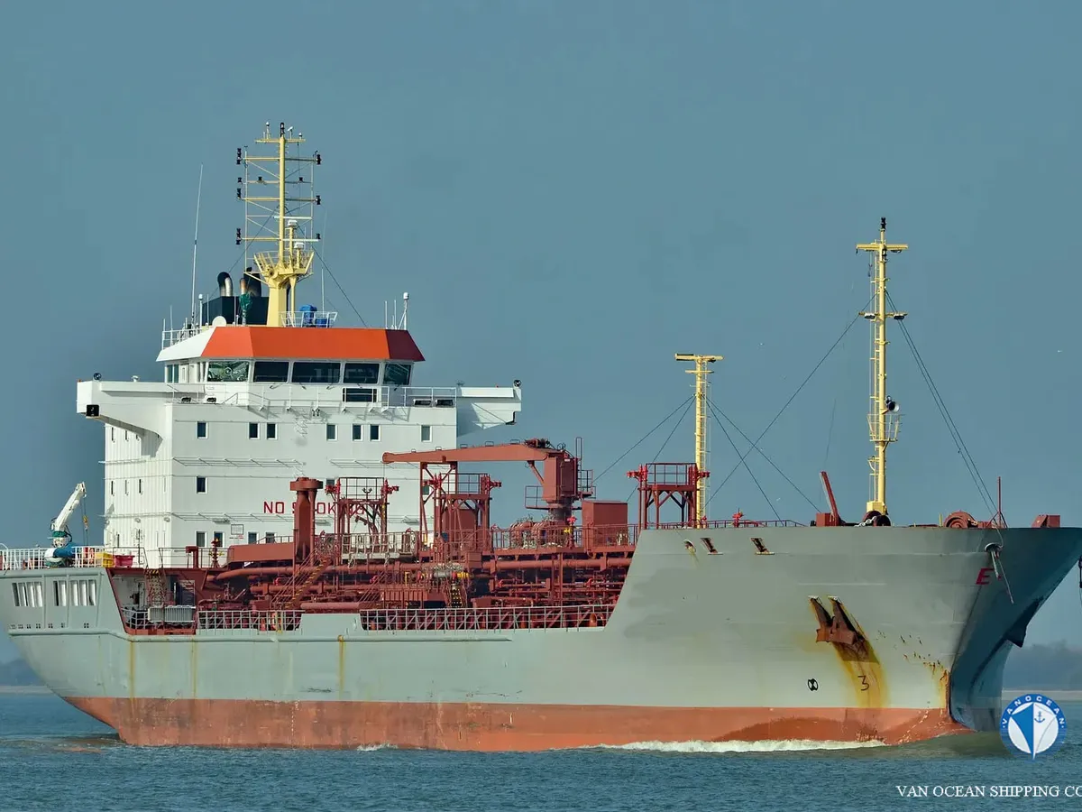 Oil/Chemical tanker for sale